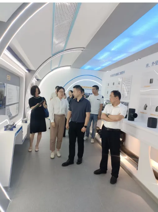 市總工會領(lǐng)導(dǎo)蒞臨我司展開深入鄂城區(qū)調(diào)研指導(dǎo)職工（勞模）創(chuàng)新工作室規(guī)范化建設(shè)運(yùn)行工作